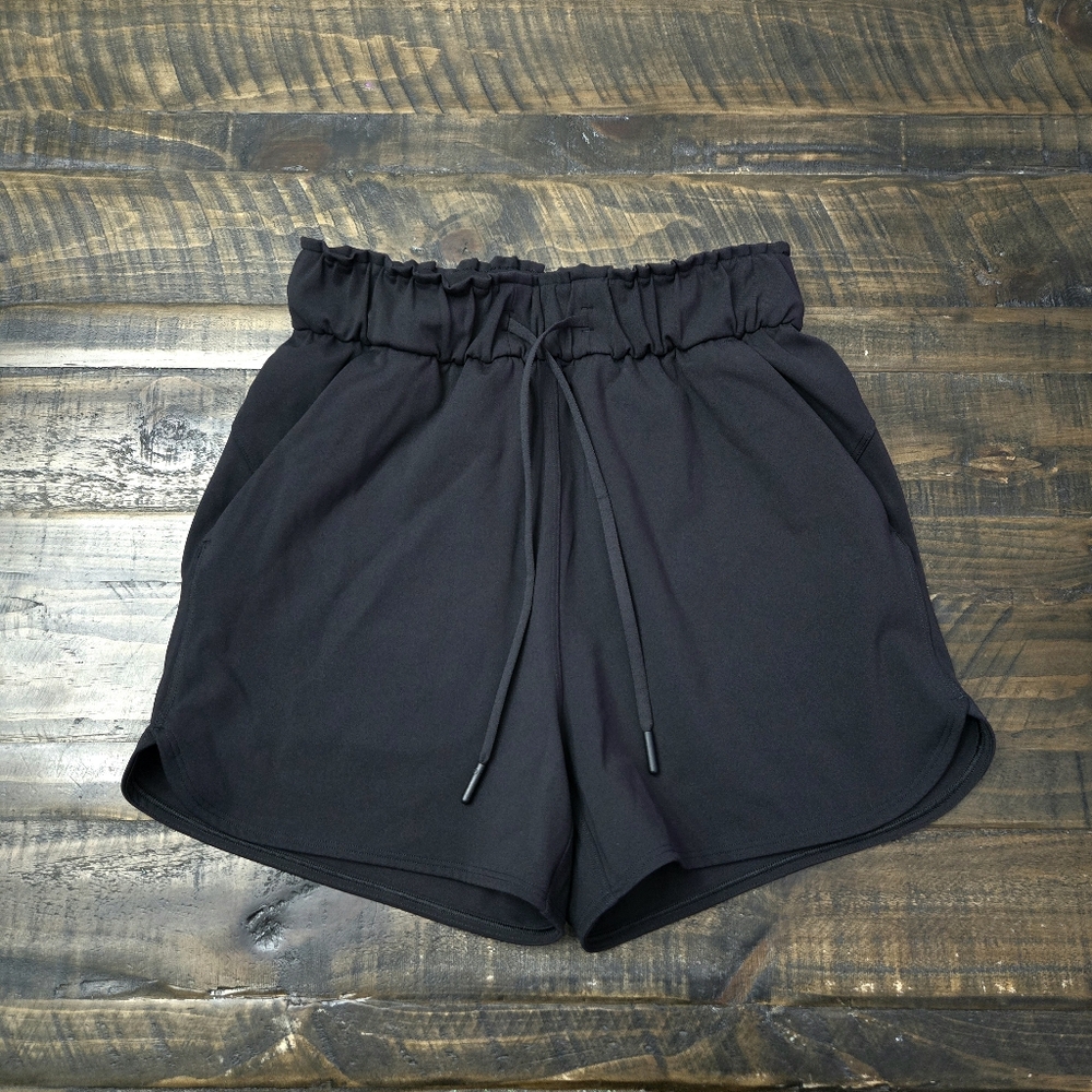 LULULEMON Stretch HR Shorts | 2
